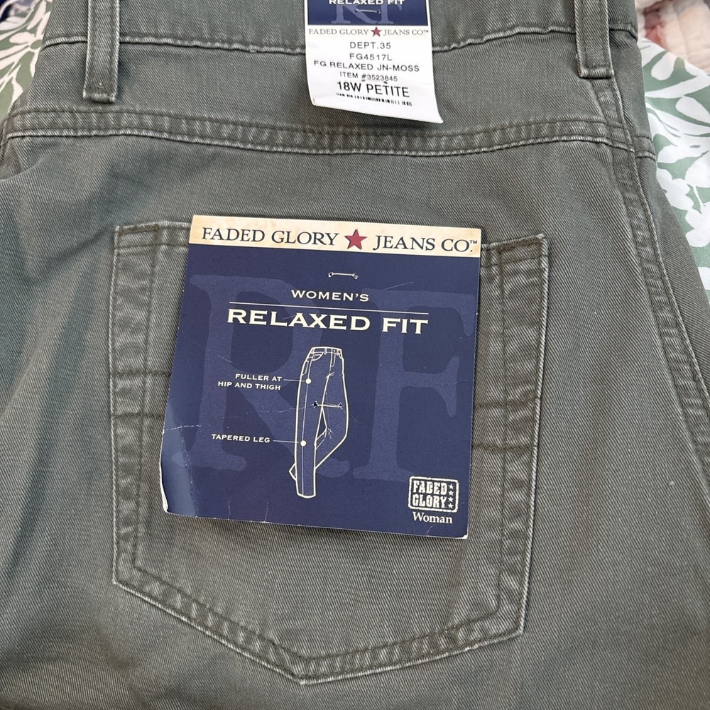 Women's 18 W petite Faded glory relaxed fit jean NWT